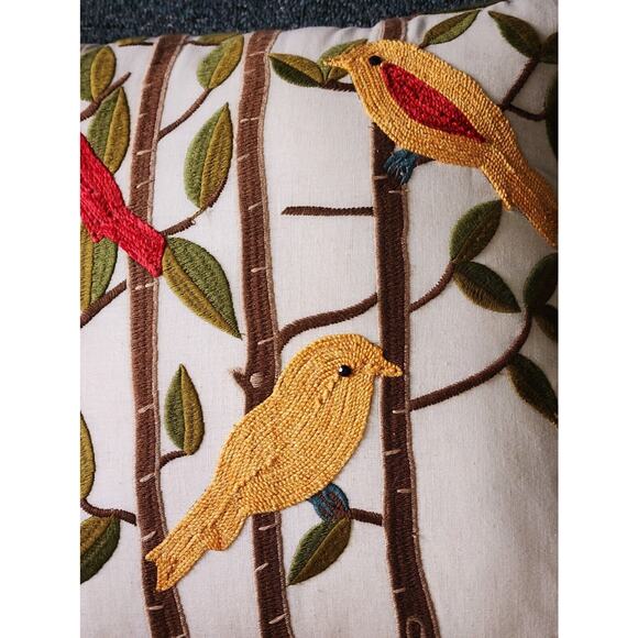 THROW PILLOW/PIER 1-Birds-Crewel Stitch-Red Back-Pillow Insert Included-17"x17" - Picture 3 of 12